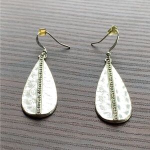 Silver tone crystal hammered teardrop drop dangle earrings Vintage
